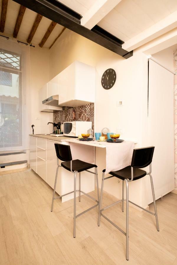 Il Nido - Cozy Studio Apartment In Santa Croce Florens Exteriör bild